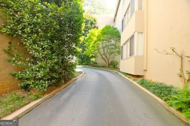 2734 Peachtree Road NW C-404, Atlanta, GA 30305