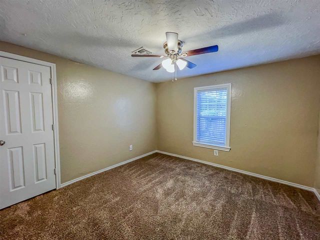 1008 NW Ferris Ave, Lawton, OK 73507