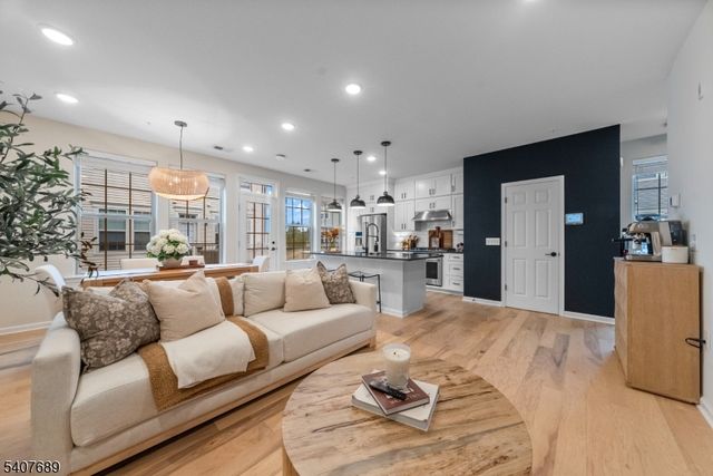 105 Robeson St, Somerville Boro, NJ 08876