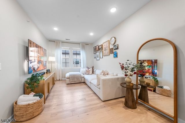 105 Robeson St, Somerville Boro, NJ 08876