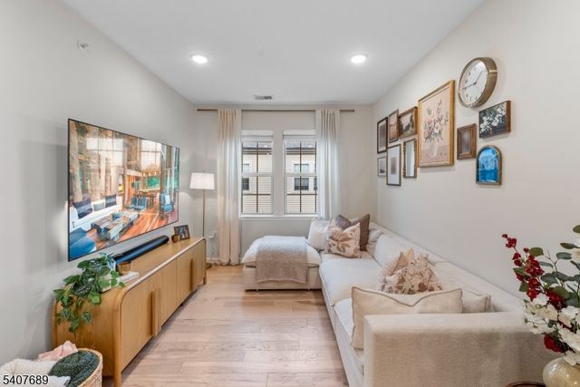 105 Robeson St, Somerville Boro, NJ 08876