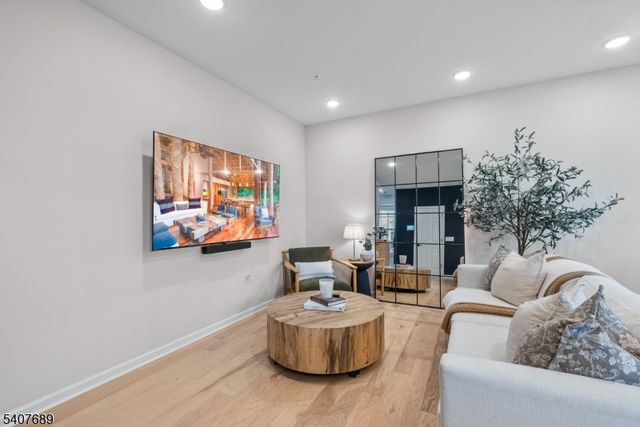 105 Robeson St, Somerville Boro, NJ 08876