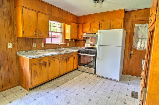 54 Malenda Drive, Trenton, GA 30752