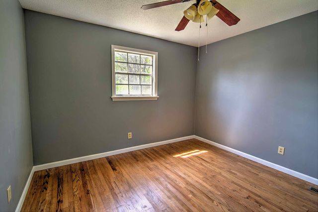 54 Malenda Drive, Trenton, GA 30752