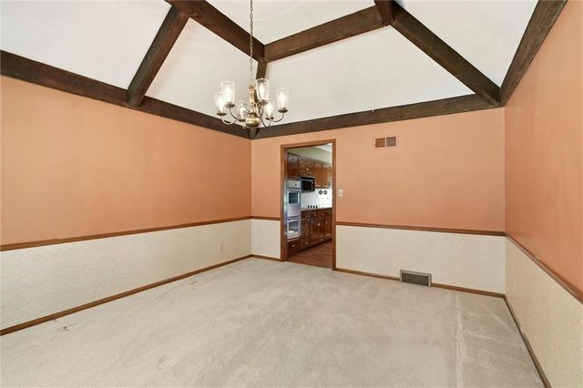 508 NW Golfview Drive, Blue Springs, MO 64014