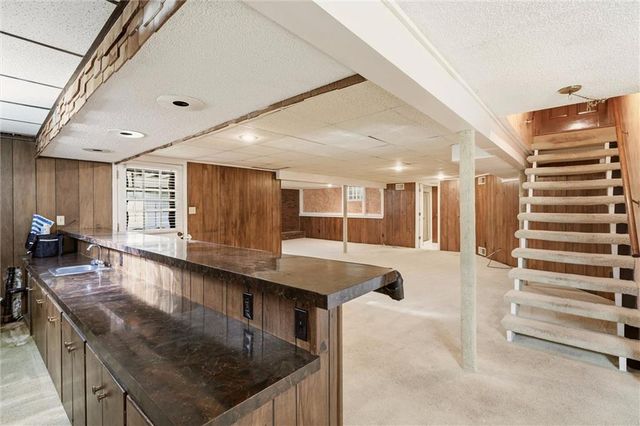 508 NW Golfview Drive, Blue Springs, MO 64014