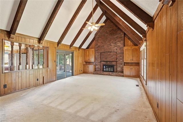 508 NW Golfview Drive, Blue Springs, MO 64014