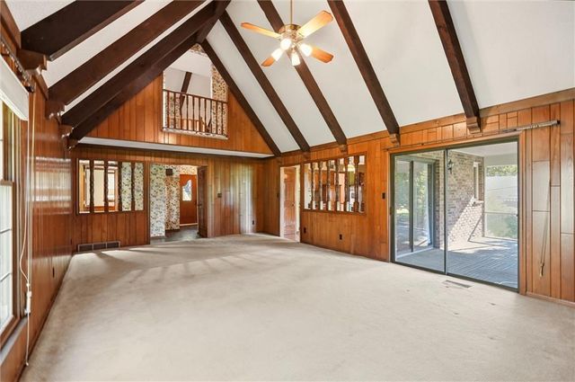 508 NW Golfview Drive, Blue Springs, MO 64014