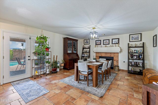 9062 N Safflower Lane, Tucson, AZ 85743