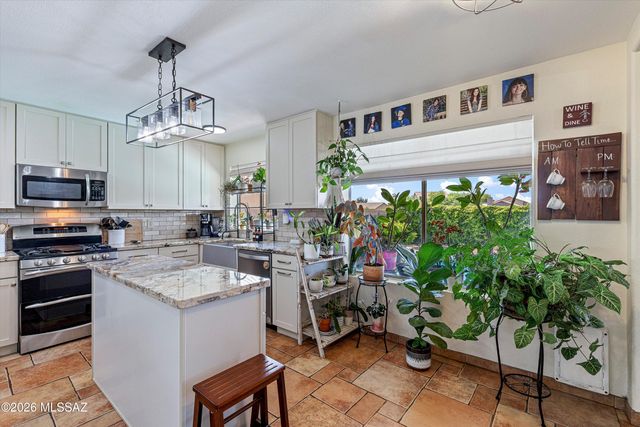 9062 N Safflower Lane, Tucson, AZ 85743