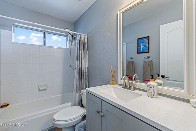 9062 N Safflower Lane, Tucson, AZ 85743