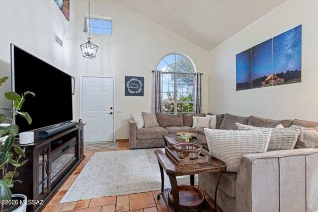 9062 N Safflower Lane, Tucson, AZ 85743