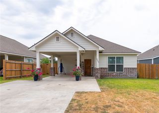 3643 Elaine Drive, Bryan, TX 77808