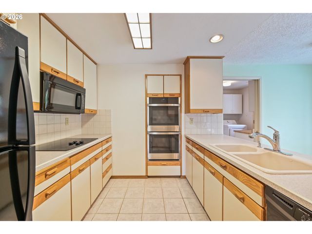 14575 Sw GLENBROOK Rd, Beaverton, OR 97007