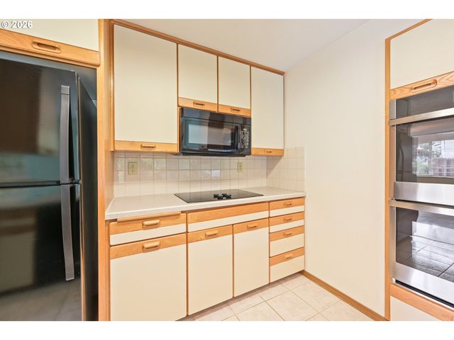 14575 Sw GLENBROOK Rd, Beaverton, OR 97007