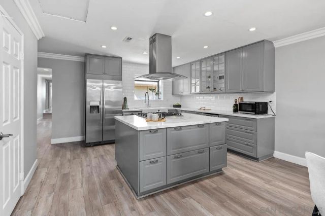 686 Seacoast Dr, Imperial Beach, CA 91932