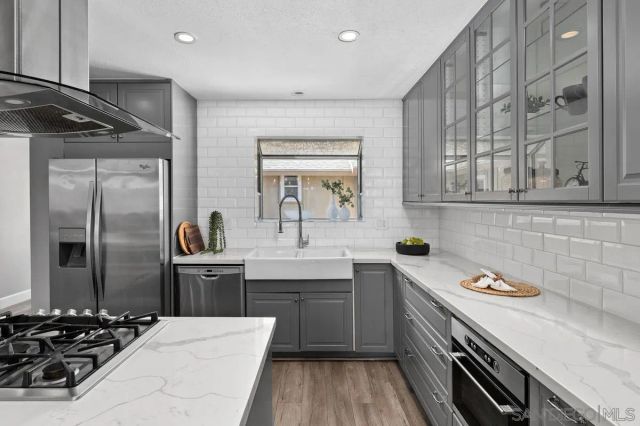 686 Seacoast Dr, Imperial Beach, CA 91932