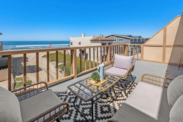 686 Seacoast Dr, Imperial Beach, CA 91932