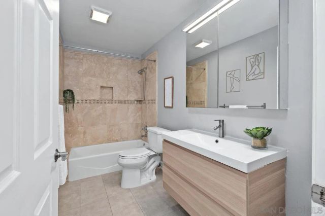 686 Seacoast Dr, Imperial Beach, CA 91932