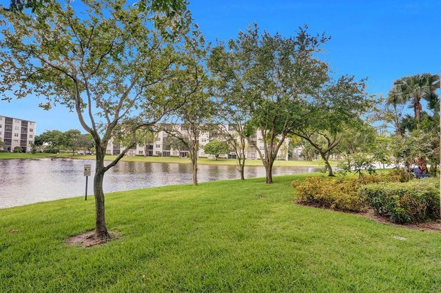 2334 S Cypress Bend Drive 907, Pompano Beach, FL 33069
