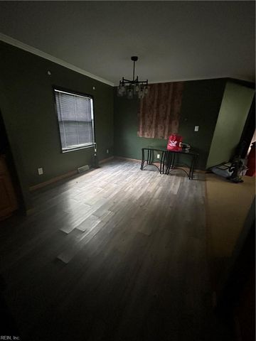 1422 Wilroy RD, Suffolk, VA 23434