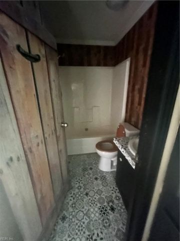 1422 Wilroy RD, Suffolk, VA 23434