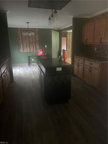 1422 Wilroy RD, Suffolk, VA 23434