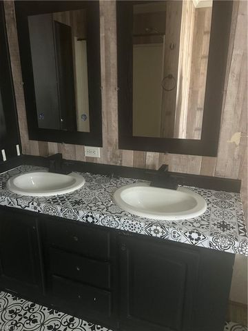 1422 Wilroy RD, Suffolk, VA 23434