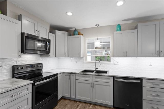11617 NW 13TH LANE, Gainesville, FL 32606