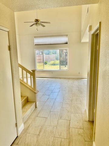 2079 Gordon Verner Cir, Stockton, CA 95206