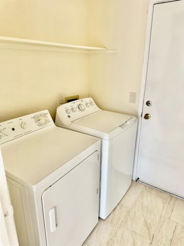 2079 Gordon Verner Cir, Stockton, CA 95206