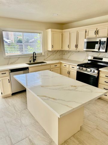 2079 Gordon Verner Cir, Stockton, CA 95206