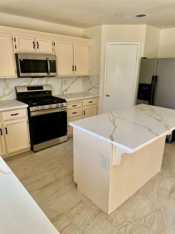 2079 Gordon Verner Cir, Stockton, CA 95206