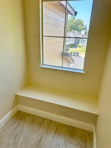 2079 Gordon Verner Cir, Stockton, CA 95206