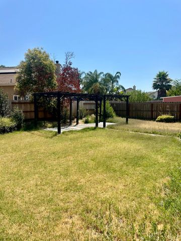 2079 Gordon Verner Cir, Stockton, CA 95206