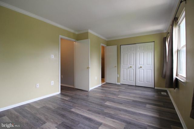 953 FERNDALE AVE, Herndon, VA 20170