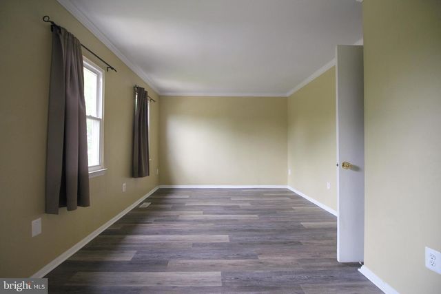 953 FERNDALE AVE, Herndon, VA 20170