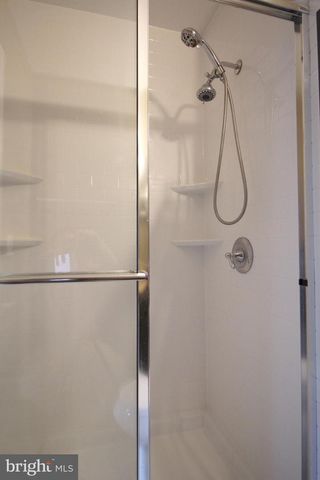 953 FERNDALE AVE, Herndon, VA 20170