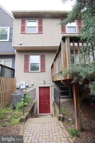 953 FERNDALE AVE, Herndon, VA 20170