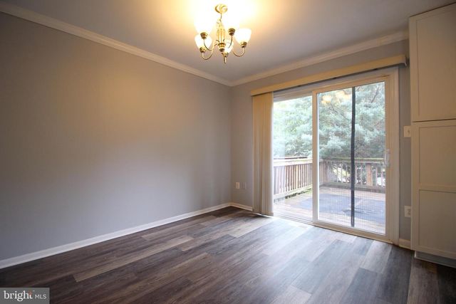 953 FERNDALE AVE, Herndon, VA 20170