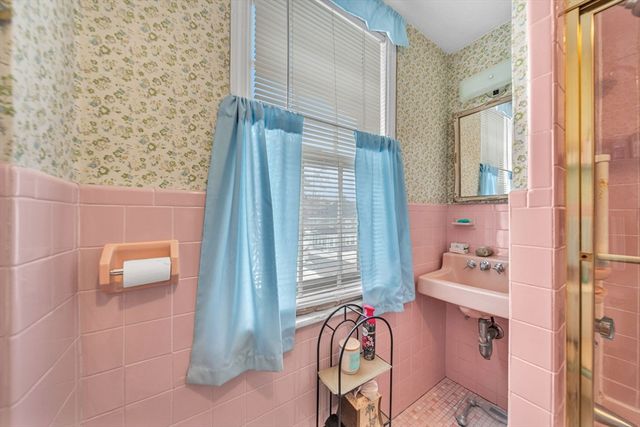 28 Linden Pl, Dedham, MA 02026