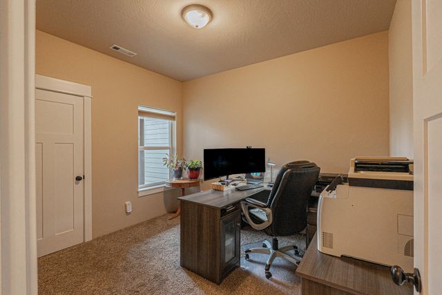 217 White Oak Way, Shady Cove, OR 97539