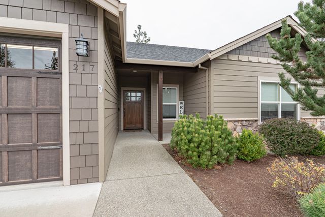 217 White Oak Way, Shady Cove, OR 97539