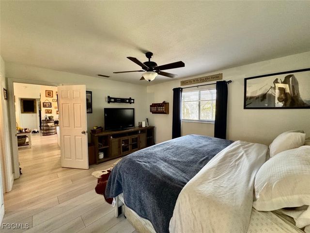 2013 NE 4th TER, Cape Coral, FL 33909