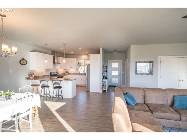 607 WILDCAT CANYON Rd, Sutherlin, OR 97479