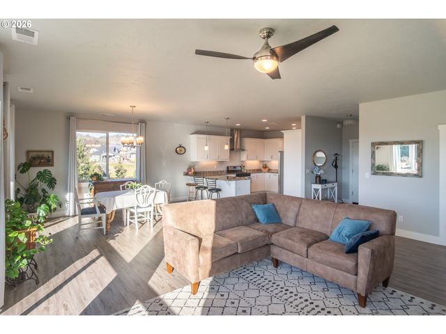 607 WILDCAT CANYON Rd, Sutherlin, OR 97479