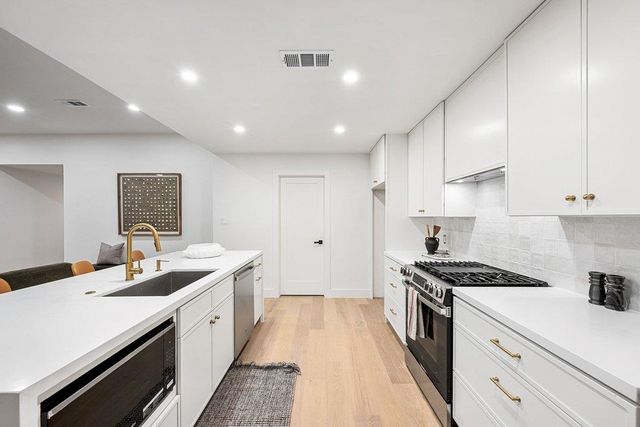 6303 Cannes CIR, Austin, TX 78745