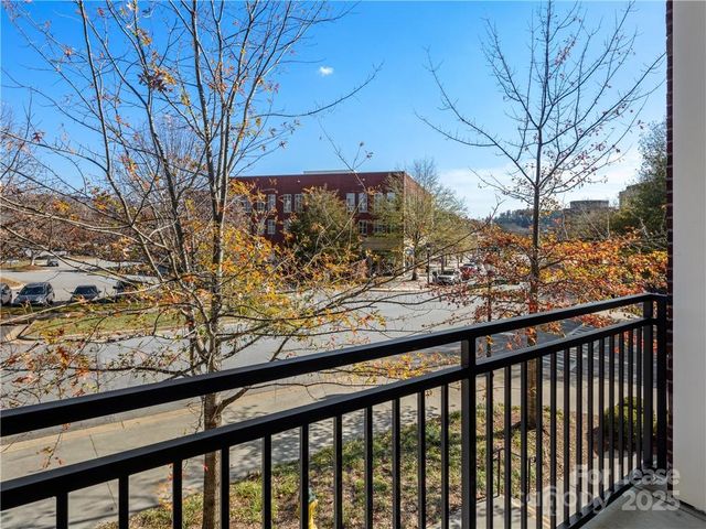 42 Schenck Parkway 109, Asheville, NC 28803
