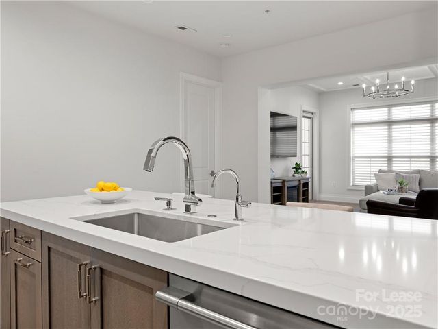 42 Schenck Parkway 109, Asheville, NC 28803