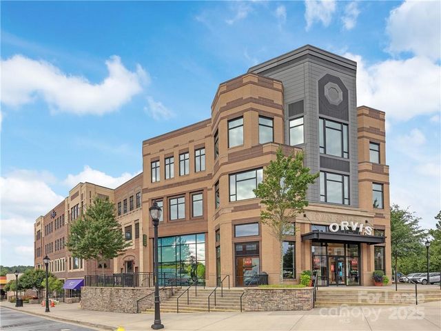 42 Schenck Parkway 109, Asheville, NC 28803